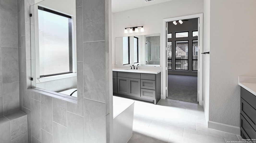 Furnished interior view inside a new home in Veramendi 60', New Braunfels (Image 8).