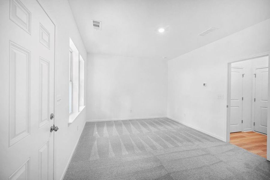 Spacious, unfurnished interior of a new home in Hampton Trace, Marietta (Image 23).