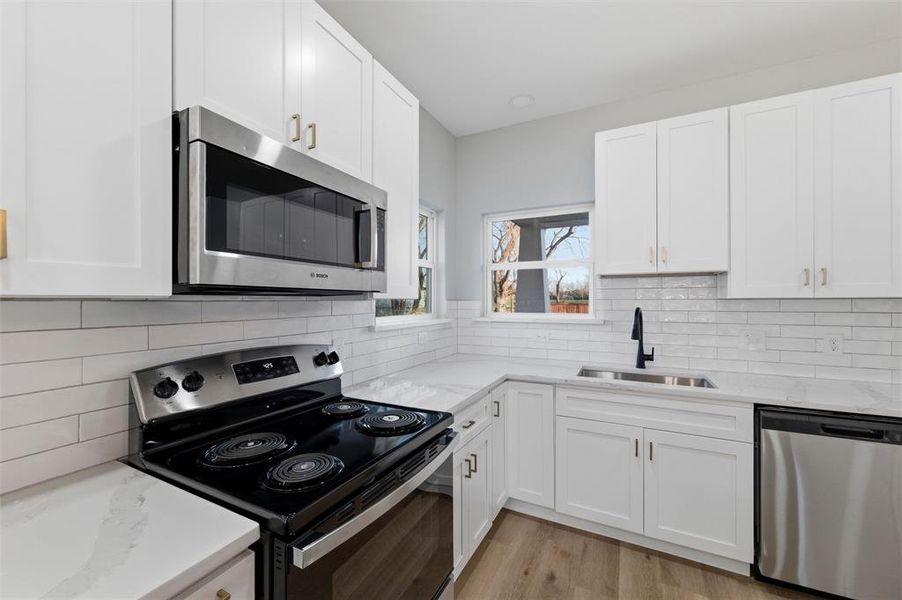 Furnished interior view inside a new home in , Fort Worth (Image 6).