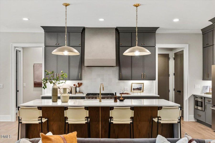 020-7824 Ailesbury Rd 020-7824 Ailesbury Rd