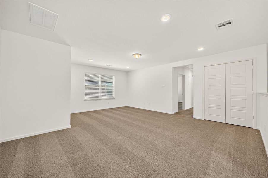 Spacious, unfurnished interior of a new home in Mill Creek Trails, Magnolia (Image 33).