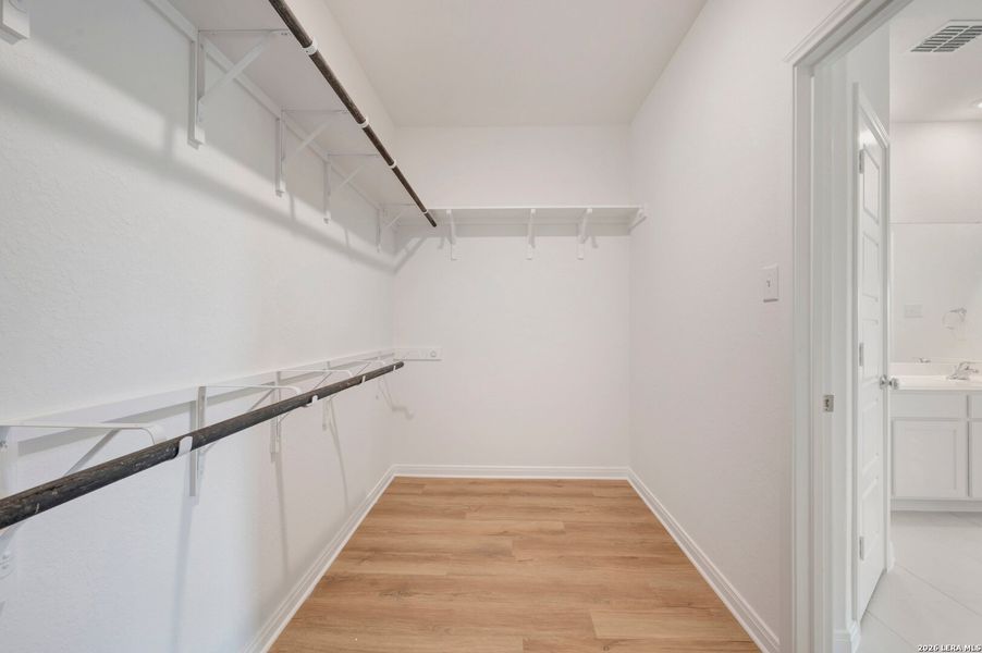 Spacious, unfurnished interior of a new home in Hickory Ridge Estates, Elmendorf (Image 27).