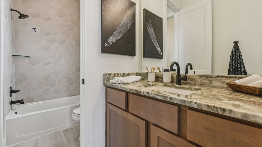 Representative furnished interior of a home built from the Sweetwater by Chesmar Homes in Evergreen 60s, Conroe (Image 38). Representative furnished interior of a home built from the Sweetwater by Chesmar Homes in Evergreen 60s, Conroe (Image 38).