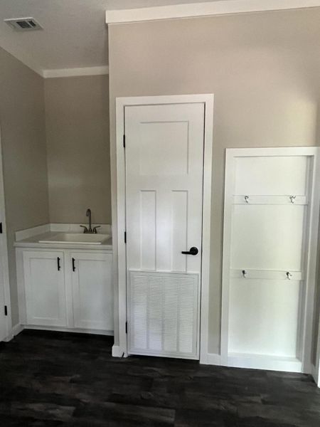 Spacious, unfurnished interior of a new home in , Cottageville (Image 14).