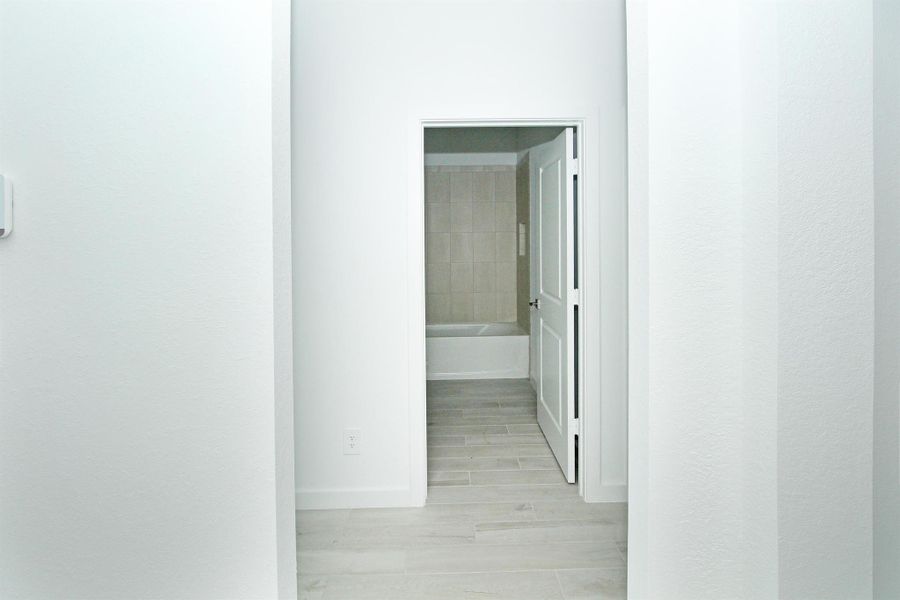 Spacious, unfurnished interior of a new home in , Stuart (Image 16).