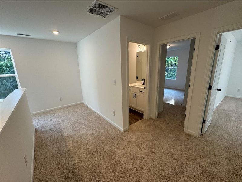 Spacious, unfurnished interior of a new home in Laurelwood, Douglasville (Image 22).