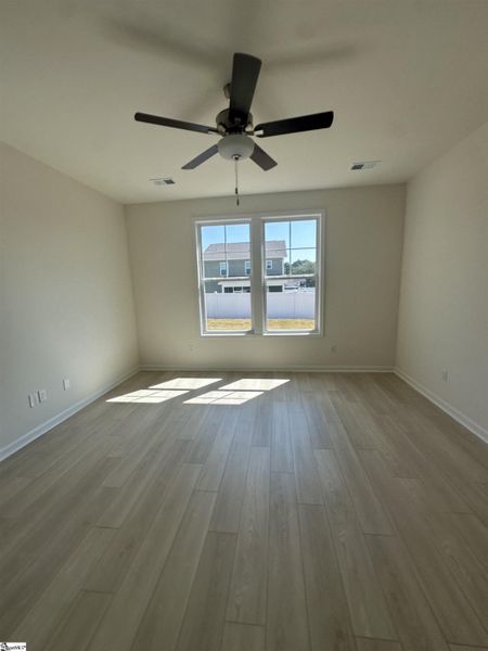 Spacious, unfurnished interior of a new home in Shiloh Trail, Wellford (Image 33).