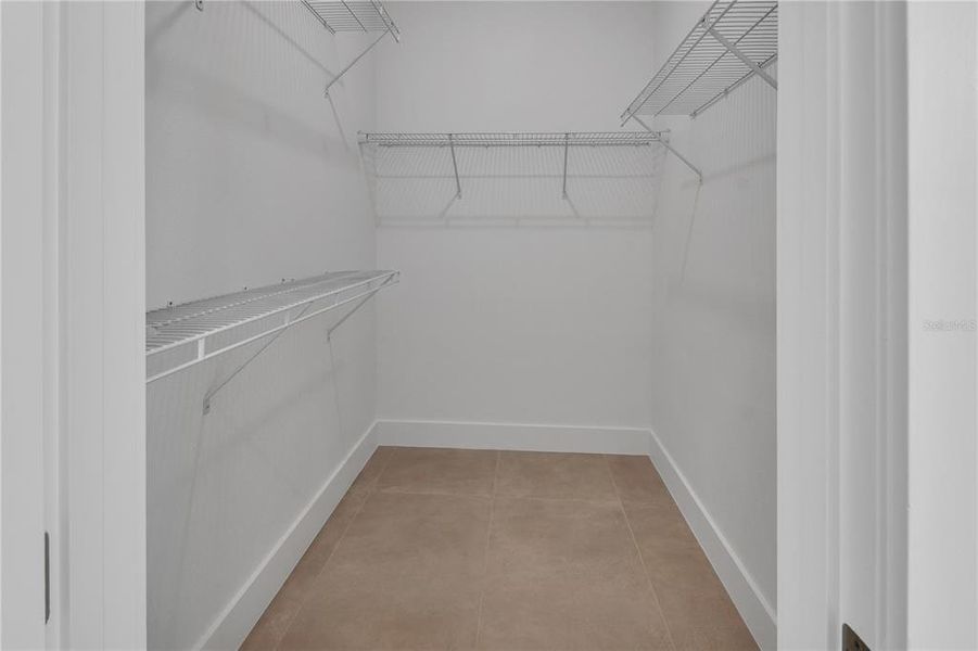 Spacious, unfurnished interior of a new home in , Deland (Image 21).