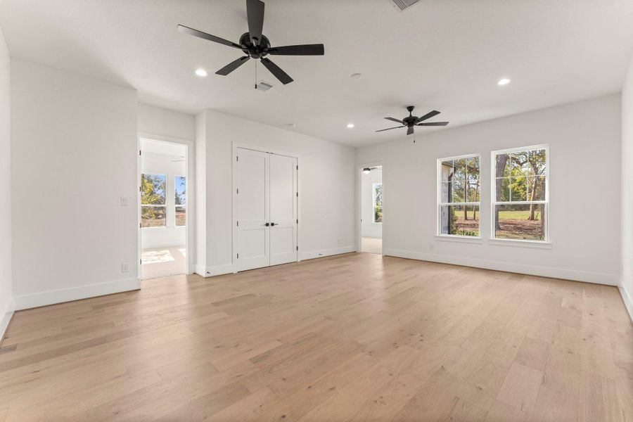 Spacious, unfurnished interior of a new home in Homestead Hill, New Waverly (Image 27).