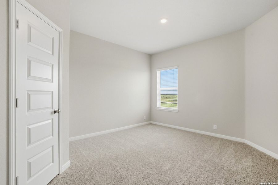 Spacious, unfurnished interior of a new home in Dauer Ranch, New Braunfels (Image 25). Spacious, unfurnished interior of a new home in Dauer Ranch, New Braunfels (Image 25).