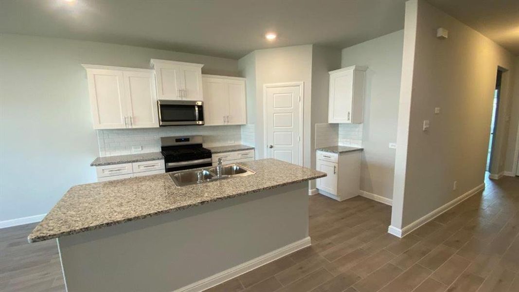 Furnished interior view inside a new home in Vista Park, Decatur (Image 8).