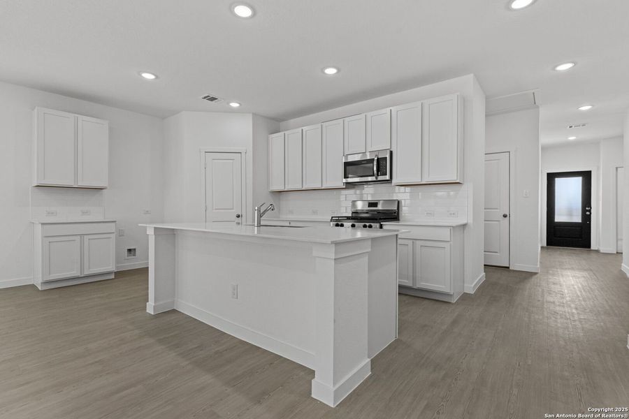 Furnished interior view inside a new home in Hidden Trails: Coastline Collection, Bulverde (Image 9). Furnished interior view inside a new home in Hidden Trails: Coastline Collection, Bulverde (Image 9).