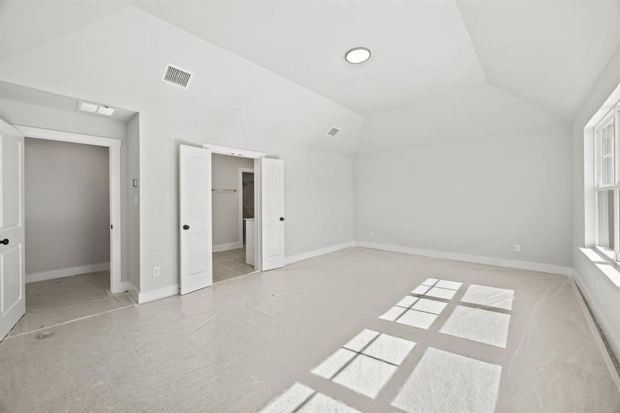 Spacious, unfurnished interior of a new home in North Square at Uptown, Celina (Image 14).