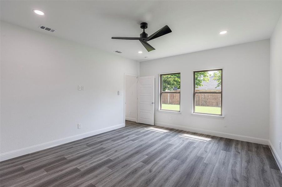 Spacious, unfurnished interior of a new home in , Fort Worth (Image 16).