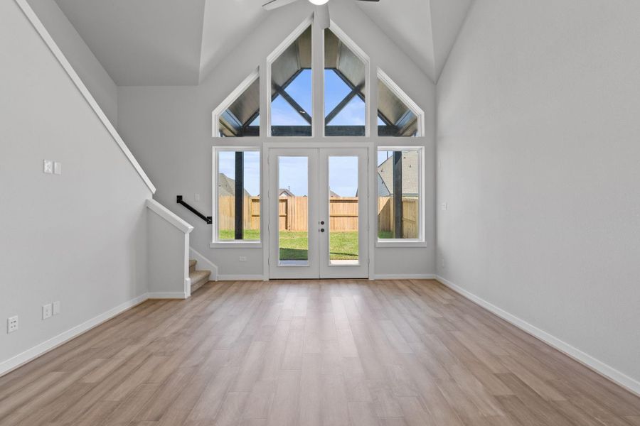 Spacious, unfurnished interior of a new home in Sienna 45', 50', Missouri City (Image 13). Spacious, unfurnished interior of a new home in Sienna 45', 50', Missouri City (Image 13).