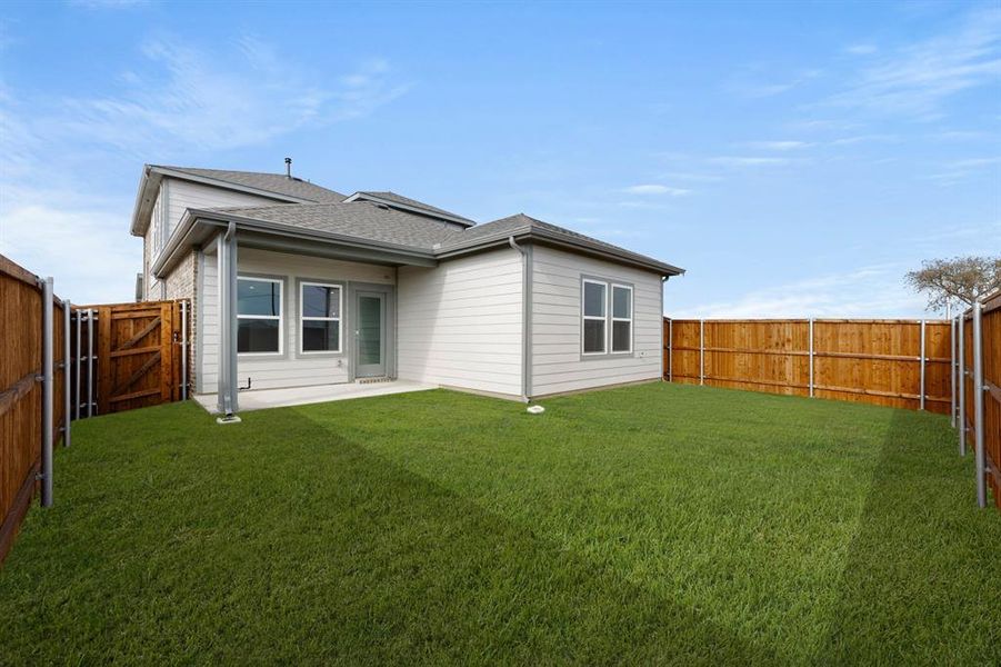 1504 Blackthorne-Back-1