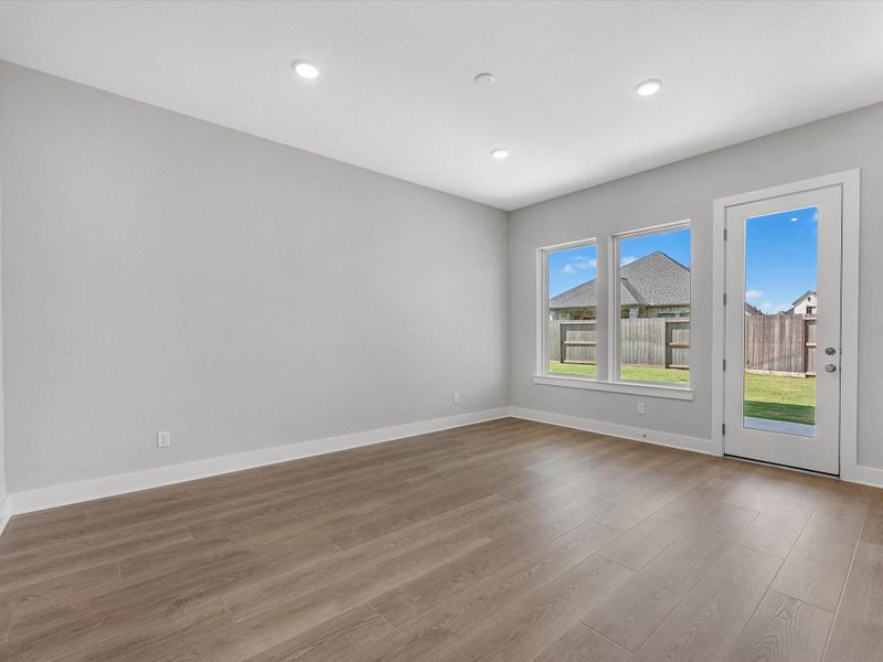 Spacious, unfurnished interior of a new home in Cross Creek Ranch 60′, Fulshear (Image 18). Spacious, unfurnished interior of a new home in Cross Creek Ranch 60′, Fulshear (Image 18).