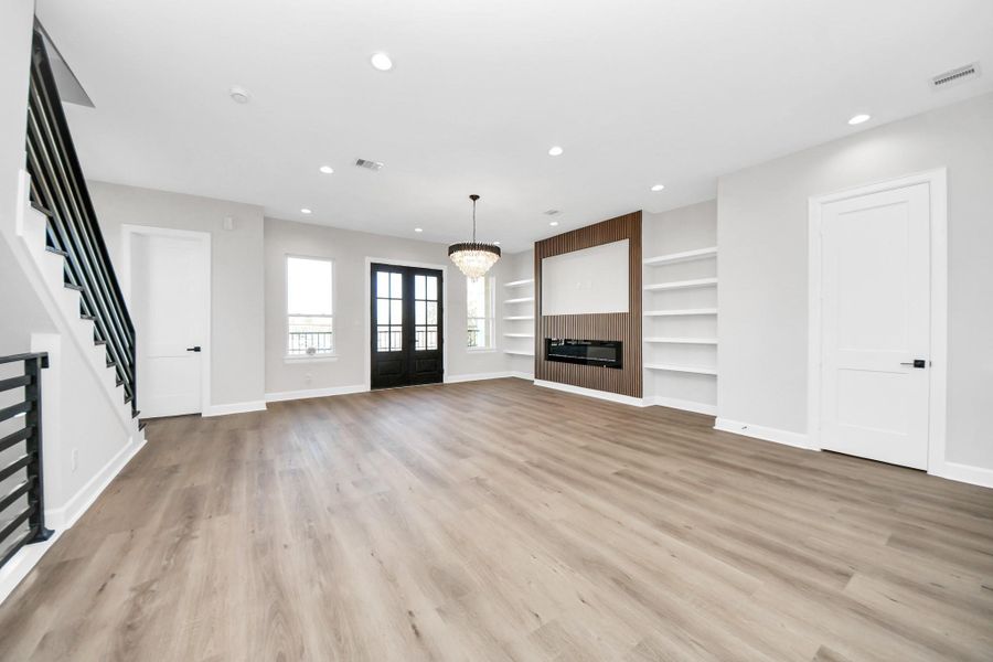 Spacious, unfurnished interior of a new home in , Houston (Image 30).