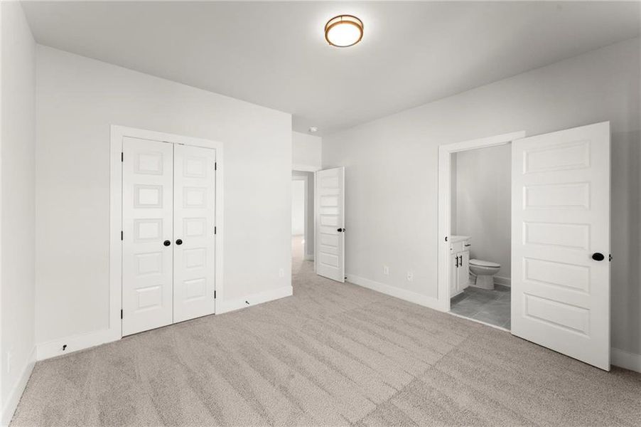 Spacious, unfurnished interior of a new home in , Jefferson (Image 28).