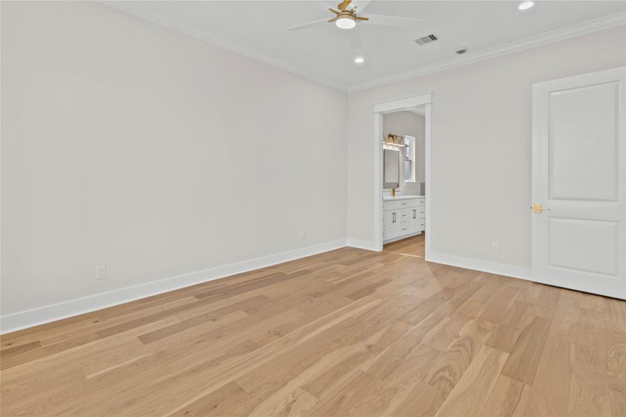 Spacious, unfurnished interior of a new home in , Kemah (Image 20).
