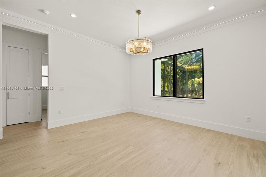 Spacious, unfurnished interior of a new home in , Naples (Image 8).