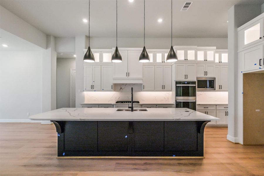 Furnished interior view inside a new home in Evergreen 70', Conroe (Image 11). Furnished interior view inside a new home in Evergreen 70', Conroe (Image 11).