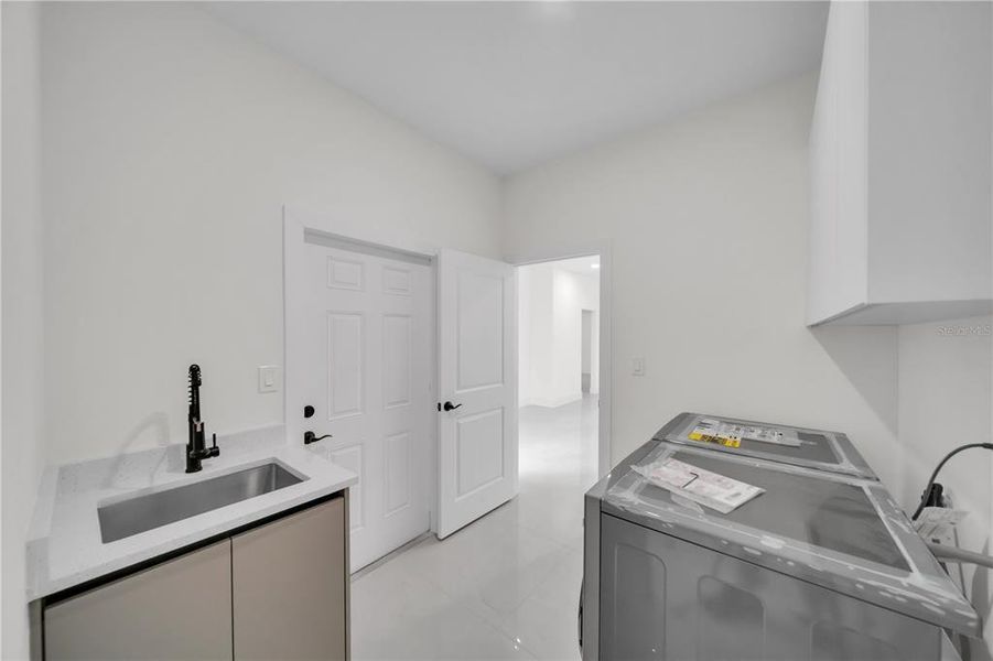 Furnished interior view inside a new home in , Lehigh Acres (Image 7).