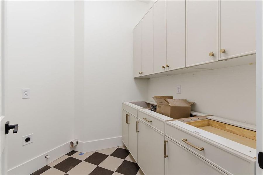 Furnished interior view inside a new home in , Newnan (Image 11).