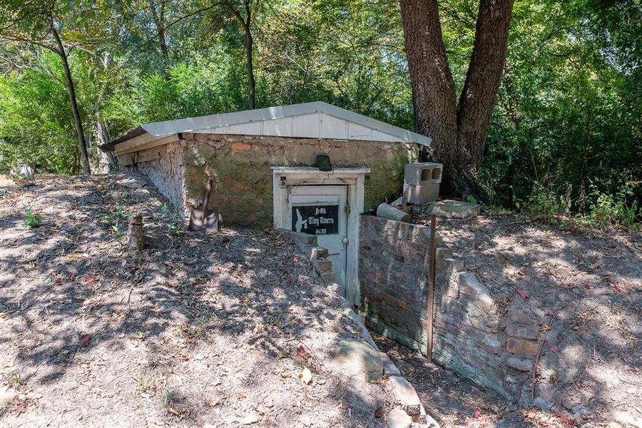 Outdoor dry storage