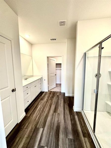 Spacious, unfurnished interior of a new home in Gateway Parks, Forney (Image 9).