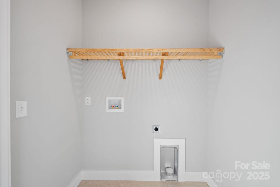 Spacious, unfurnished interior of a new home in , Asheville (Image 23).