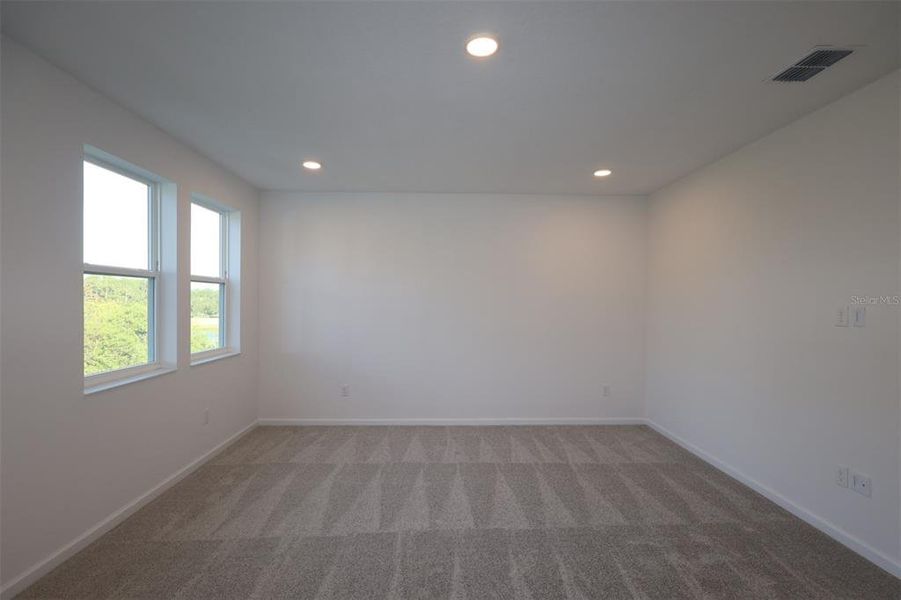 Spacious, unfurnished interior of a new home in Center Lake on the Park, St. Cloud (Image 26).