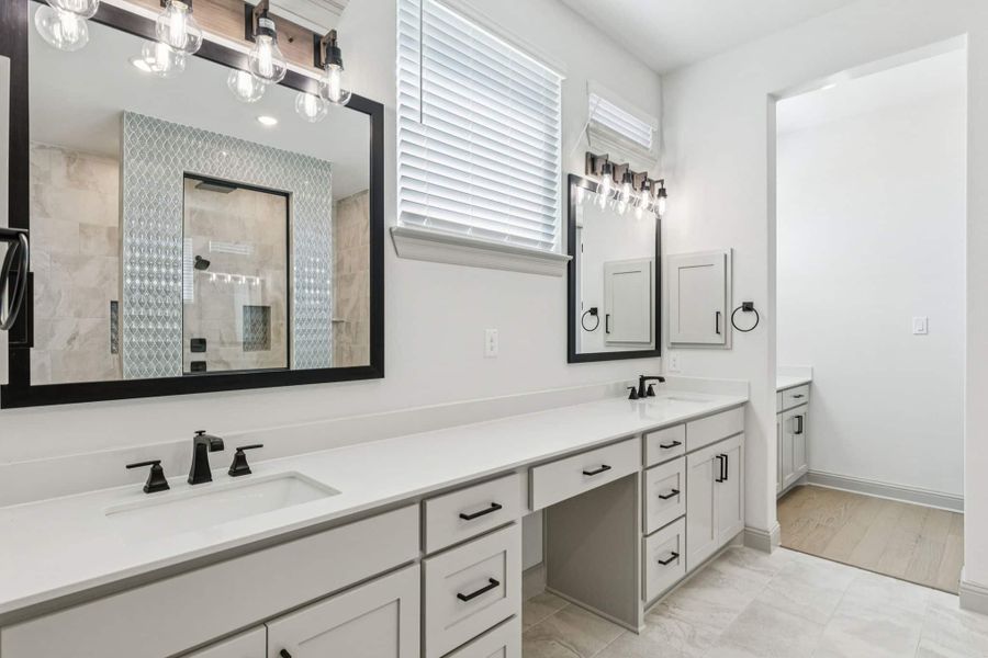 Furnished interior view inside a new home in Lakeway Estates, Waxahachie (Image 9). Furnished interior view inside a new home in Lakeway Estates, Waxahachie (Image 9).