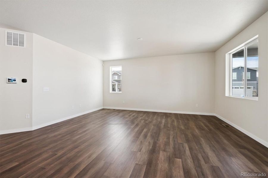Spacious, unfurnished interior of a new home in Farmlore, Brighton (Image 21).