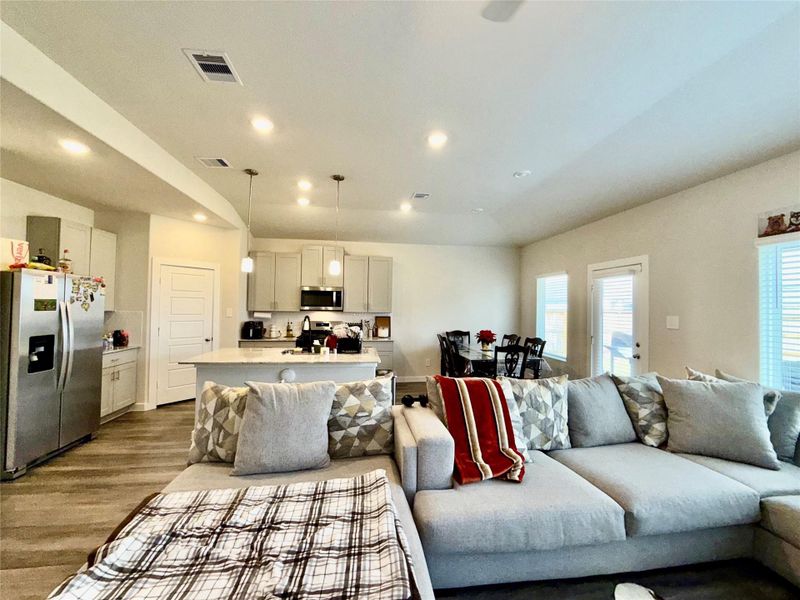 Furnished interior view inside a new home in Sundance Cove - Classic Series, Crosby (Image 16). Furnished interior view inside a new home in Sundance Cove - Classic Series, Crosby (Image 16).