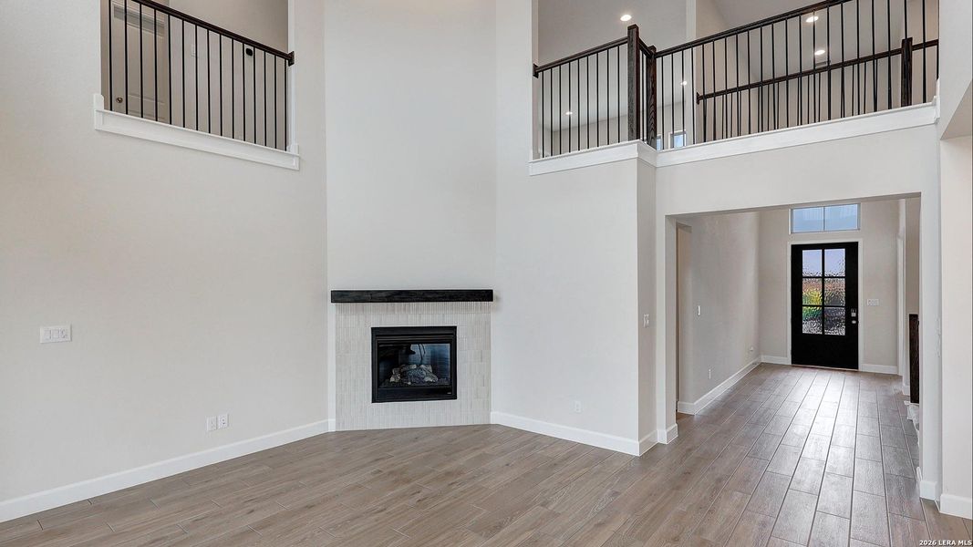 Spacious, unfurnished interior of a new home in Haby Hill, San Antonio (Image 26).