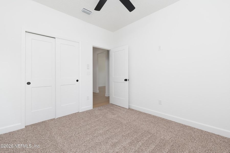 Spacious, unfurnished interior of a new home in , Palatka (Image 28).