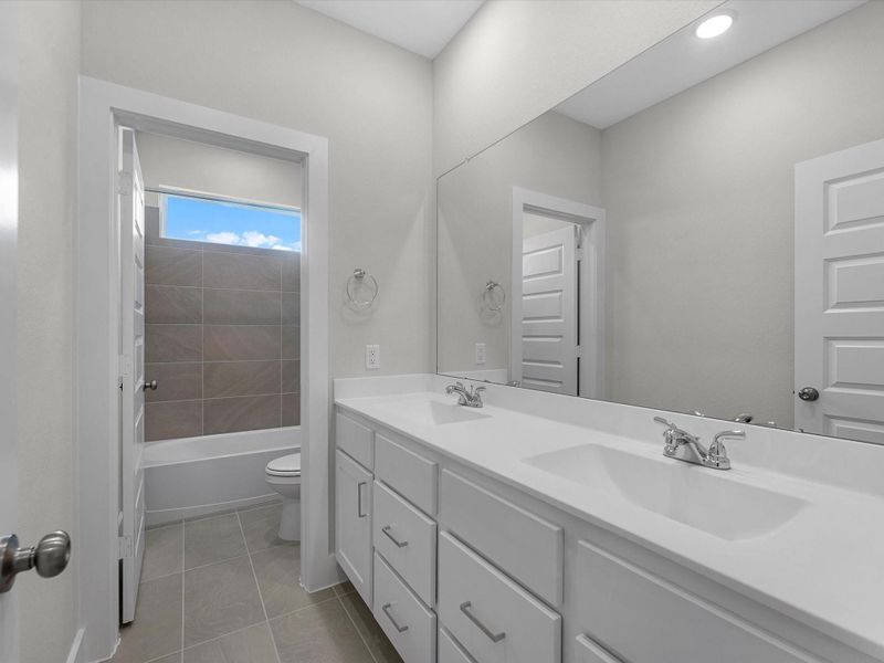 Furnished interior view inside a new home in Jubilee 50′, Hockley (Image 6).