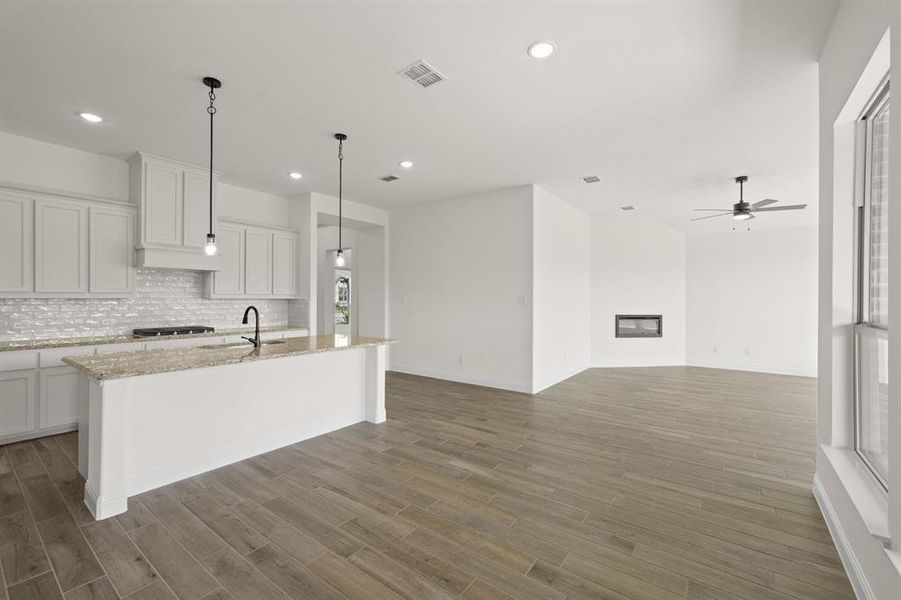 316 Bowrider- Dining-2 316 Bowrider- Dining-2