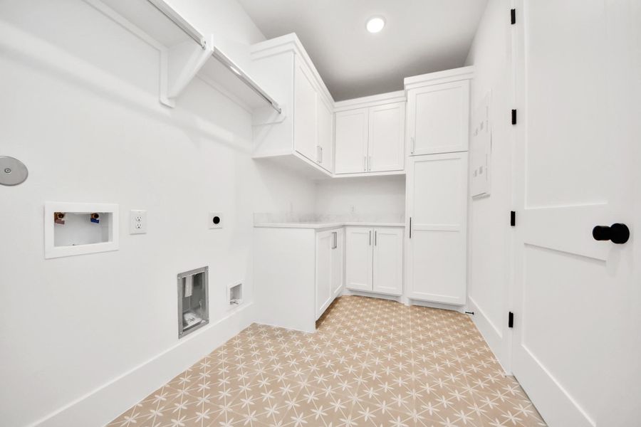 Spacious, unfurnished interior of a new home in , Houston (Image 40).