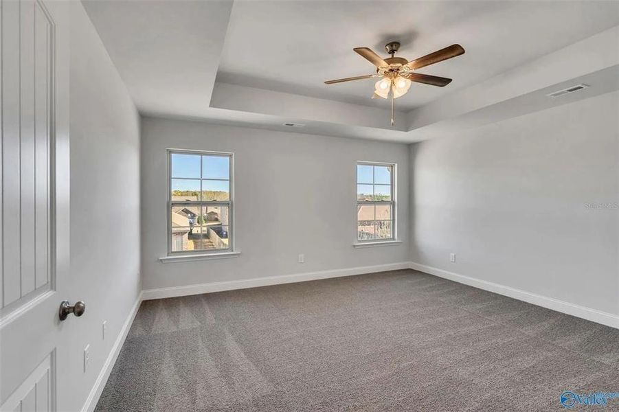 Spacious, unfurnished interior of a new home in Kirkland Farms, Alachua (Image 9).