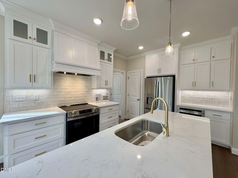 a80f8861-7071-40fe-adef-8feeec0315aa