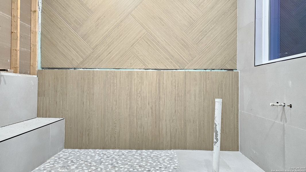 Close-up of interior finishes inside a home in , La Vernia (Image 14).