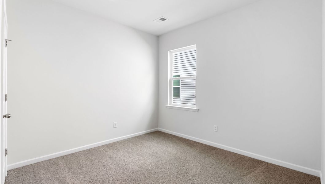 Spacious, unfurnished interior of a new home in Chestnut Ridge, Greenville (Image 16).