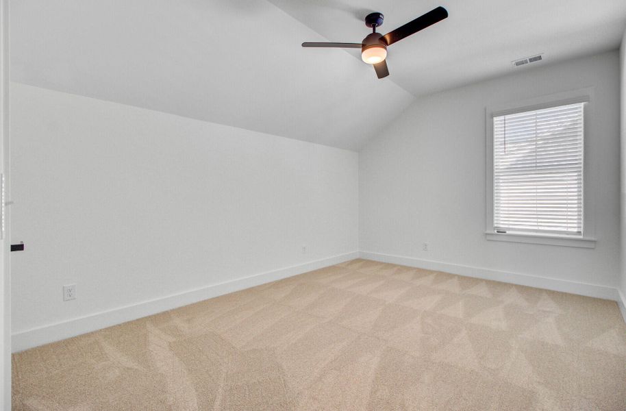 Spacious, unfurnished interior of a new home in , Summerville (Image 26).