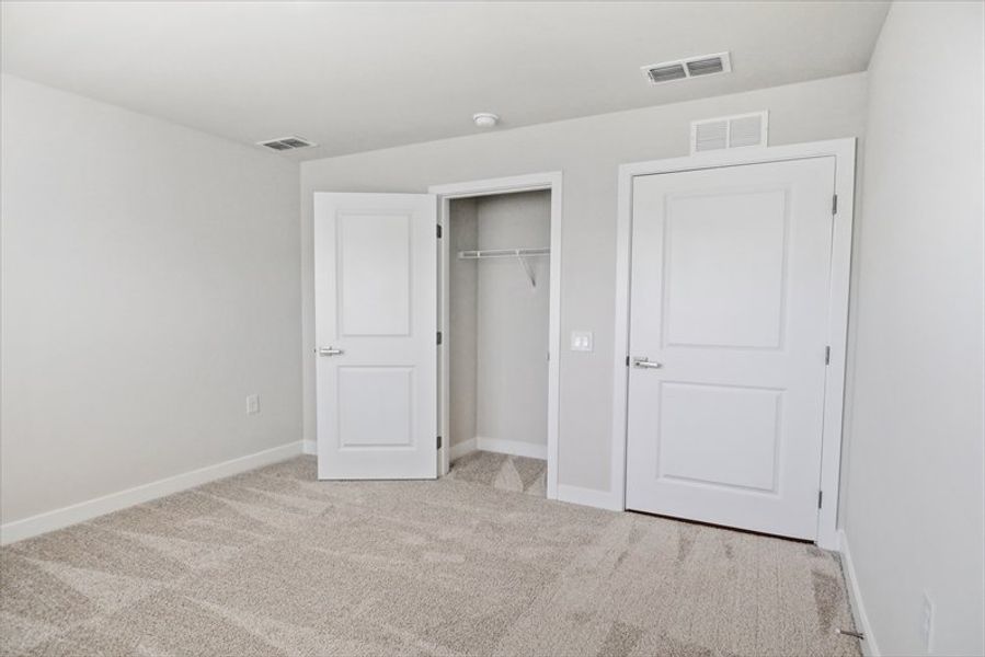 Spacious, unfurnished interior of a new home in Wren Woods Ranches, Gray Court (Image 14).