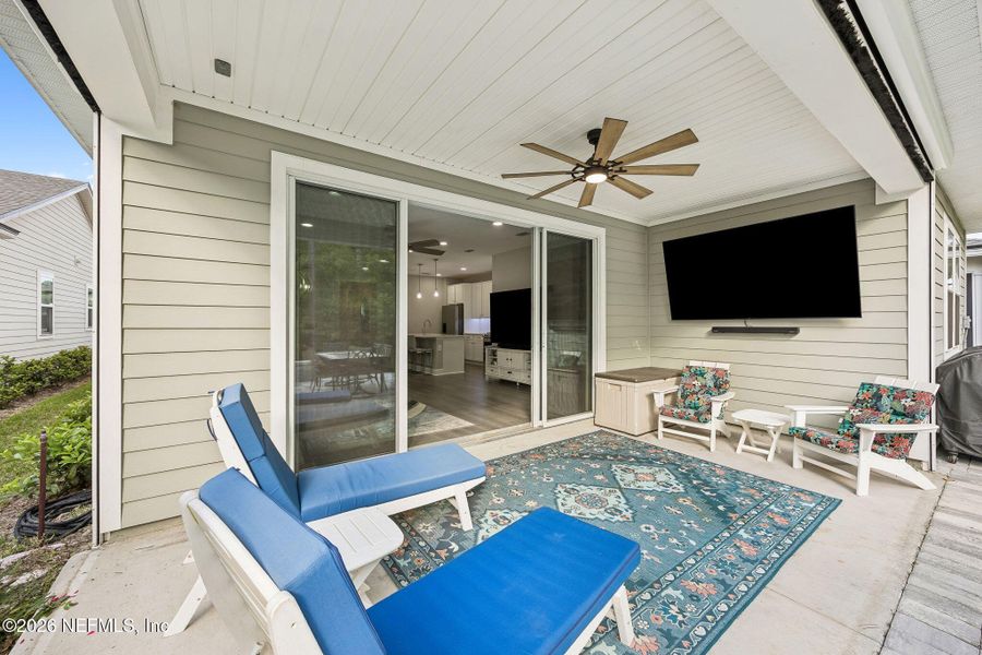 Exterior details and patio area of a home in Tributary, Yulee (Image 30).