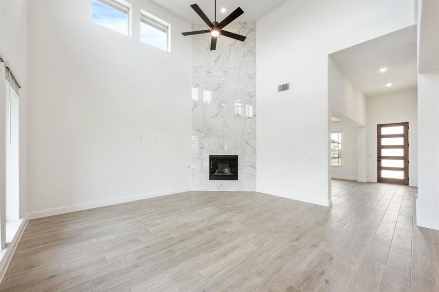 Spacious, unfurnished interior of a new home in Sonoma Verde, Rockwall (Image 38). Spacious, unfurnished interior of a new home in Sonoma Verde, Rockwall (Image 38).