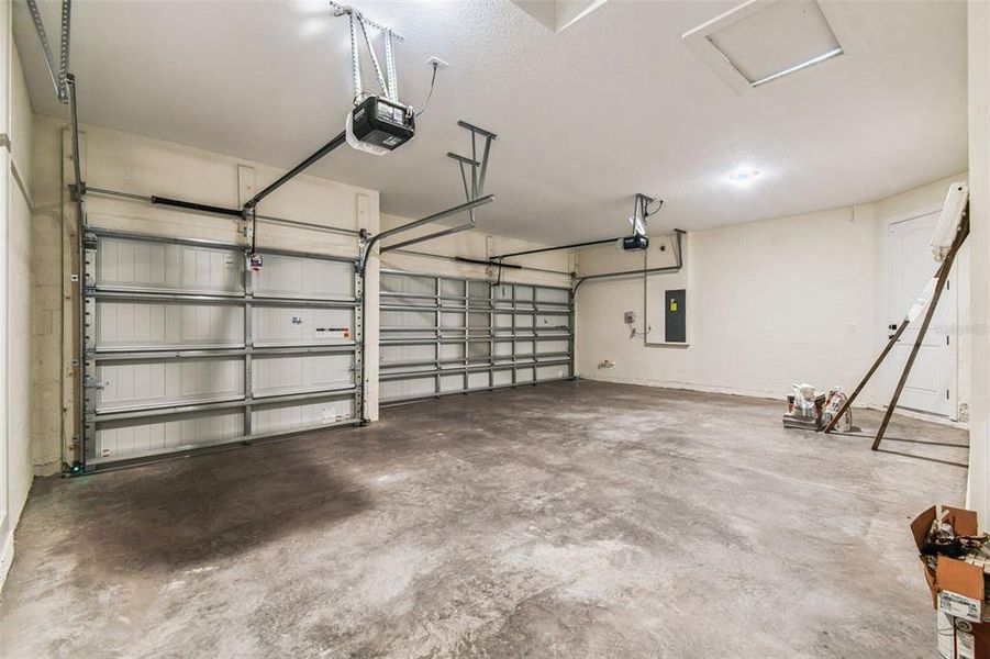 Spacious, unfurnished interior of a new home in Hidden Ridge, New Port Richey (Image 64).