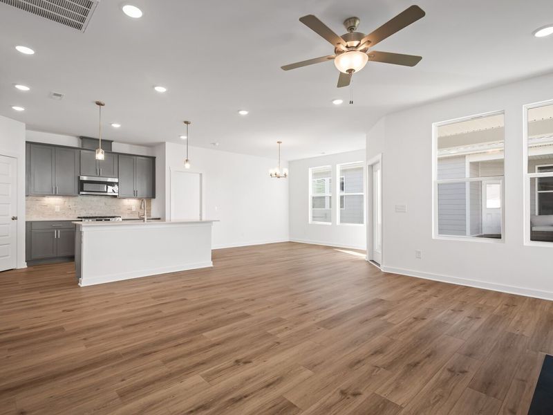 Spacious, unfurnished interior of a new home in Sage Farms, White House (Image 31).